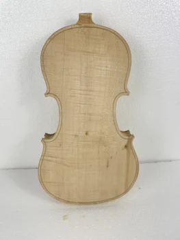 Нижняя подошва скрипки белая, частично неокрашенная, основание 4/4 и корпус из клена, европейский клен и ель