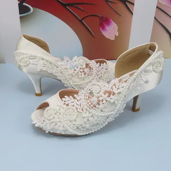 Белые Свадебные туфли для новобрачных с открытым носком на толстом каблуке, женская обувь на высоком каблуке, женские модные вечерние модельные туфли, неглубокие высокие туфли-лодочки без застежки