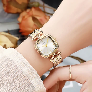 Мода 2023 Женские простые Маленькие квадратные кварцевые часы Роскошные женские Деловые часы из нержавеющей стали с золотым ремешком Наручные часы