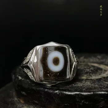 Тибетское кольцо с разбитым цветом На первый взгляд, четкий цвет прикуса, указательный палец в стиле ретро