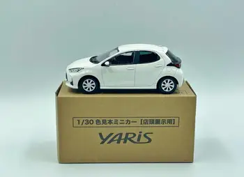 Оригинальная фабрика 1: 30 для YARIS, Ограниченная коллекция игрушек для украшения автомобилей из литого под давлением сплава