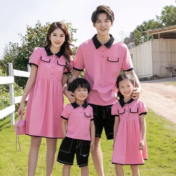 Летняя подходящая одежда для семьи: Розовое платье для мамы и дочки, Хлопковая футболка для папы и сына, Шорты для праздничной пары, подходящая одежда